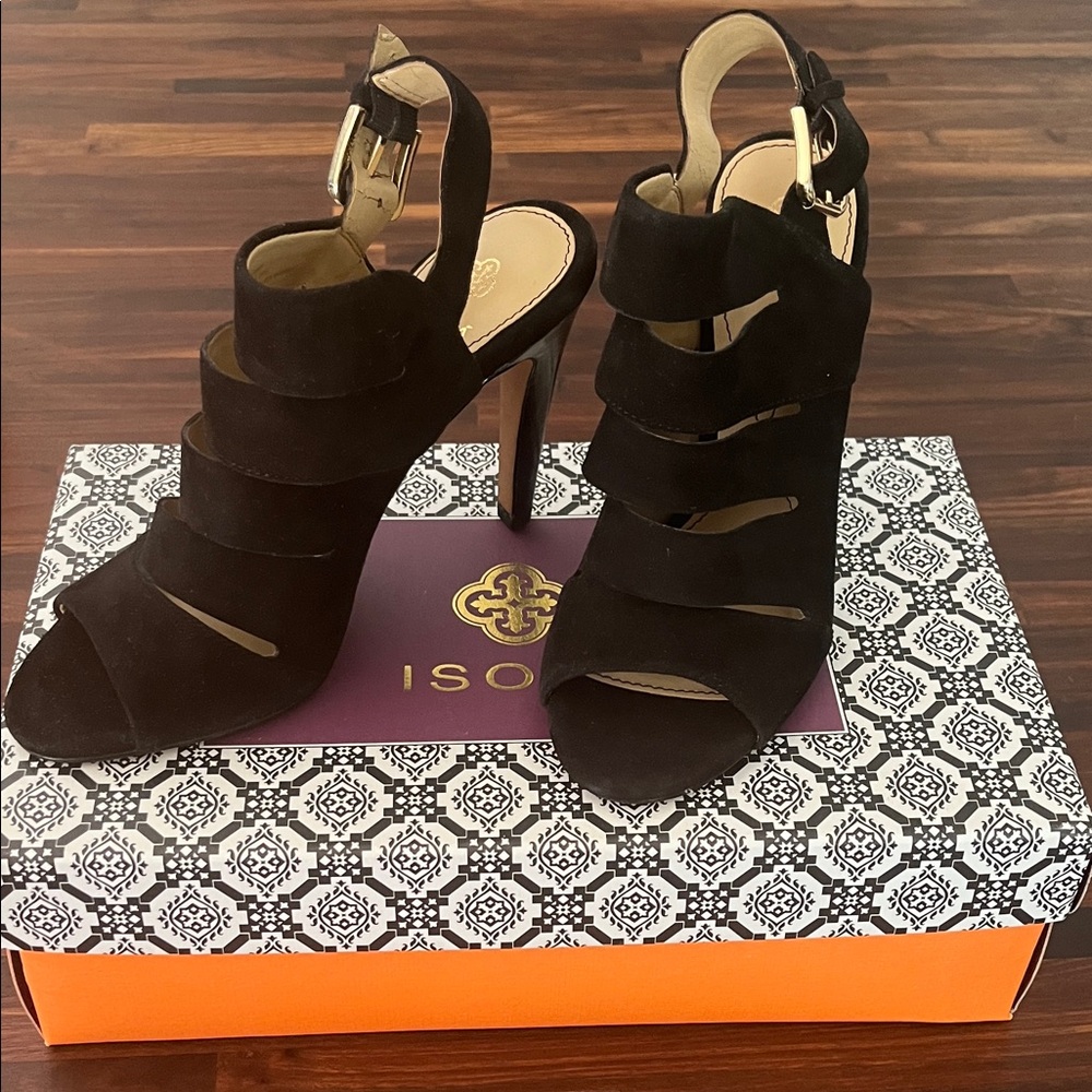 Isola Elegant Black Strappy Heels